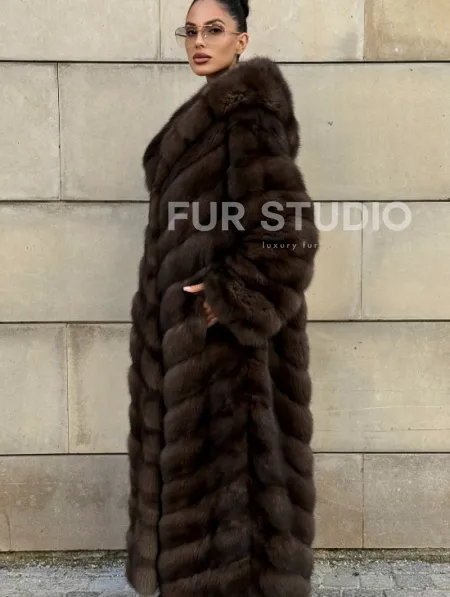 Удлиненная шуба из меха куницы с капюшоном - фото 8