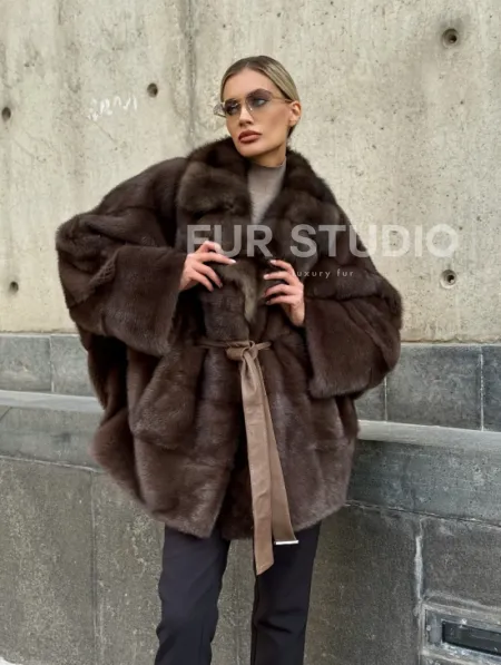 Полушубок норковый женский с воротником куница - фото 11