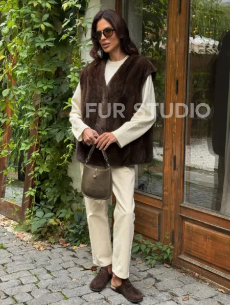Жилет норковый - цвет коричневый - фото 9