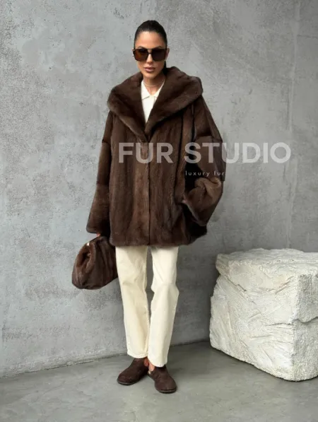 Норковый полушубок с капюшоном - цвет коричневый - фото 12