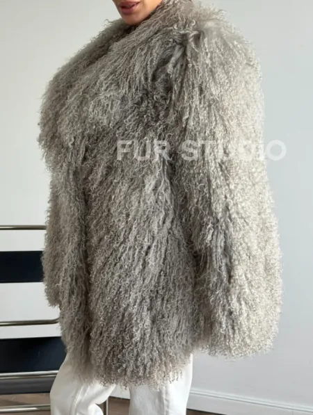Серая шуба из ламы - фото 3