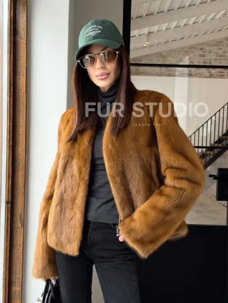 Меховой жакет из золотой норки - фото 24