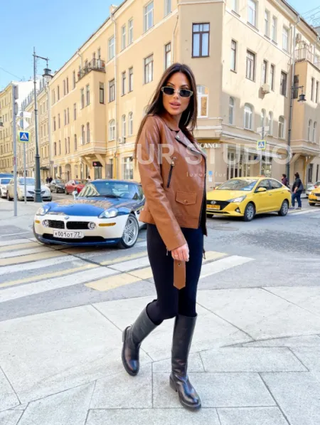 Косуха из натуральной кожи в цвете кэмел - фото 3