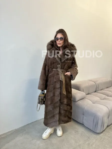 Удлиненная норковая шуба с капюшоном куница - цвет соболь - фото 4