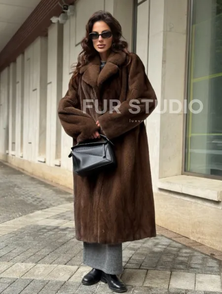 Шуба из меха норки в натуральном цвете под соболь - фото 3