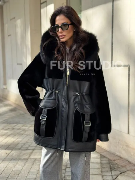 Черная дубленка с капюшоном - фото 6