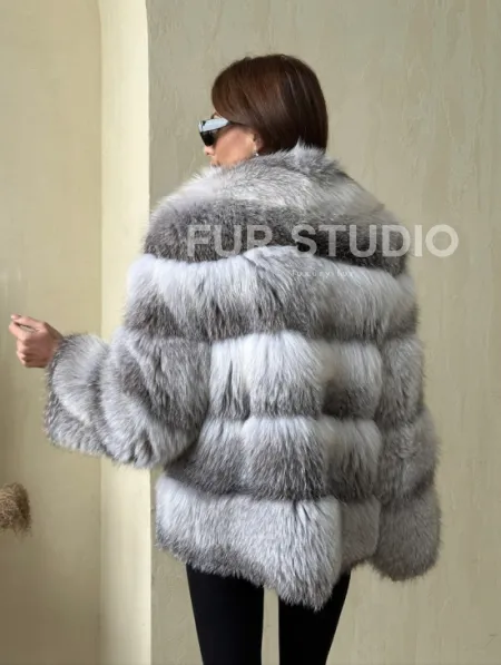Шуба из меха арктической лисы - фото 2