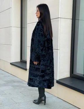 Пальто из меха каракуля с V-образным воротником, цвет Indigo Blue - фото 4