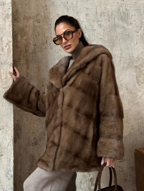 Укороченная норковая шуба с капюшоном из норки - фото 0