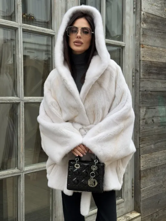 Шуба норковая летучая мышь с капюшоном, мех аукционная норка Palomino - фото 6