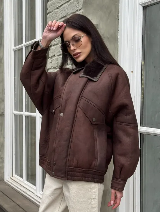 Дубленка - бомбер A LA VINTAGE из овчины мерино с воротником-стойка - фото 10