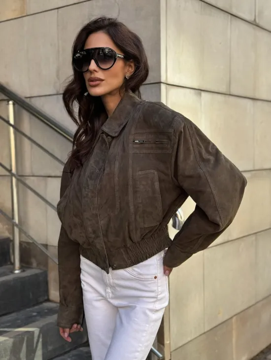 Модная винтажная универсальная укороченная куртка-бомбер из натуральной кожи (замши) - фото 7