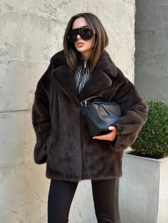 Норковый полушубок оверсайз с английским воротником, цвет 