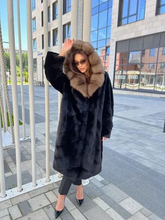 Норковая шуба с капюшоном из куницы фасон балон - фото 0