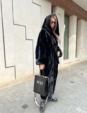 Шуба из норки Velvet с капюшоном в черном цвете - фото 0