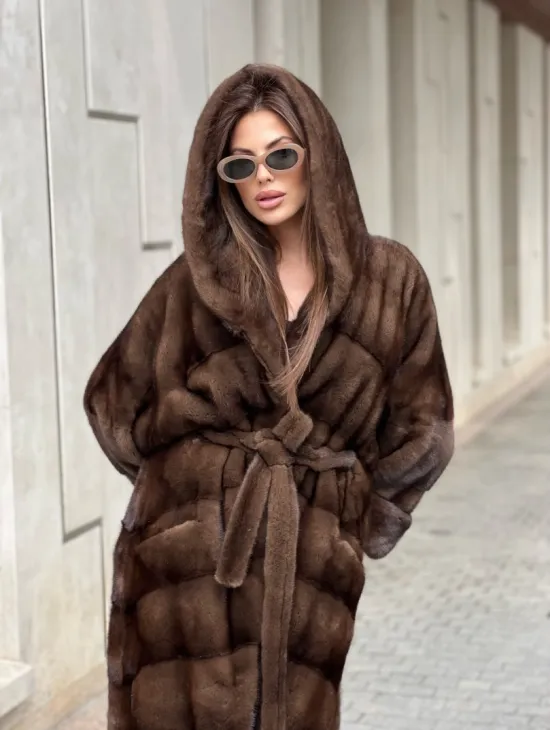 Элитная норковая шуба NAFA  в цвете соболь с капюшоном - фото 0