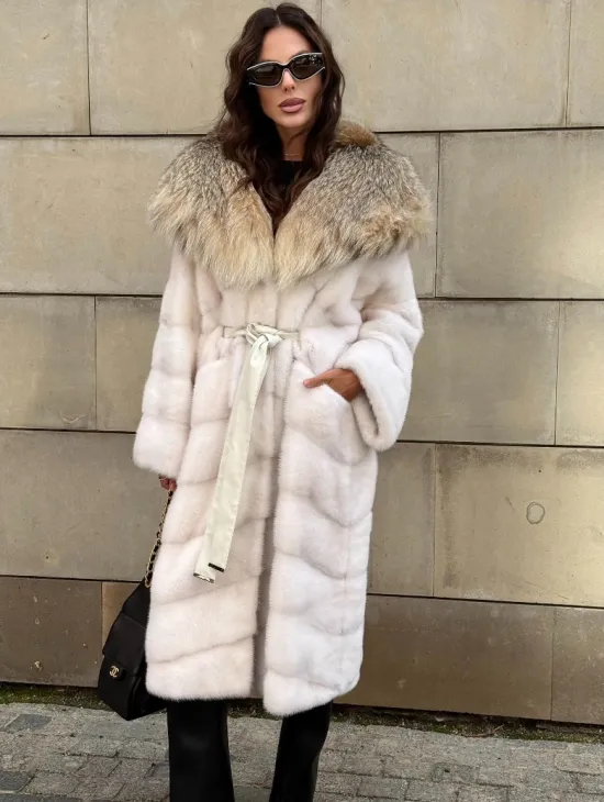 Белая норковая шуба с меховым капюшоном из рыси - фото 7