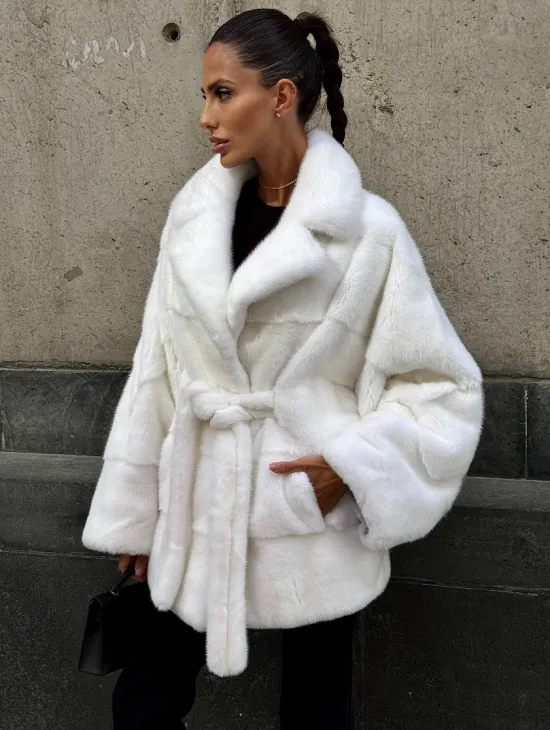 Белоснежная норковая шуба фасон 