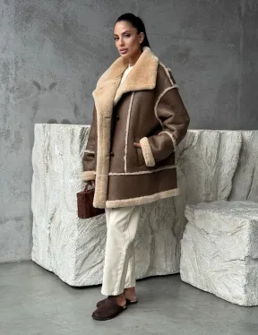 Коричневая женская дубленка - фото 12