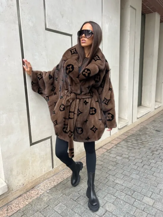 Норковое пончо из меха аукционной норки Velvet в цвете соболь - фото 2