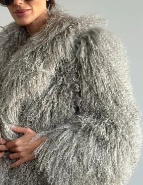 Серая шуба из ламы - фото 1