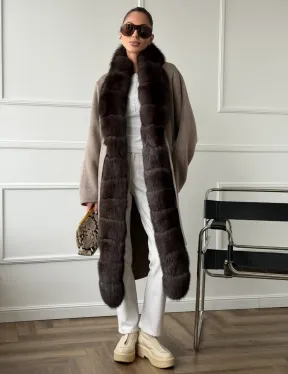 Длинное пальто с мехом финского песца - фото 9