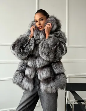 Шуба из меха чернобурки с капюшоном - серая - фото 8