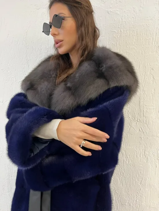 Шуба из меха норки с капюшоном куница - цвет электрик - фото 3