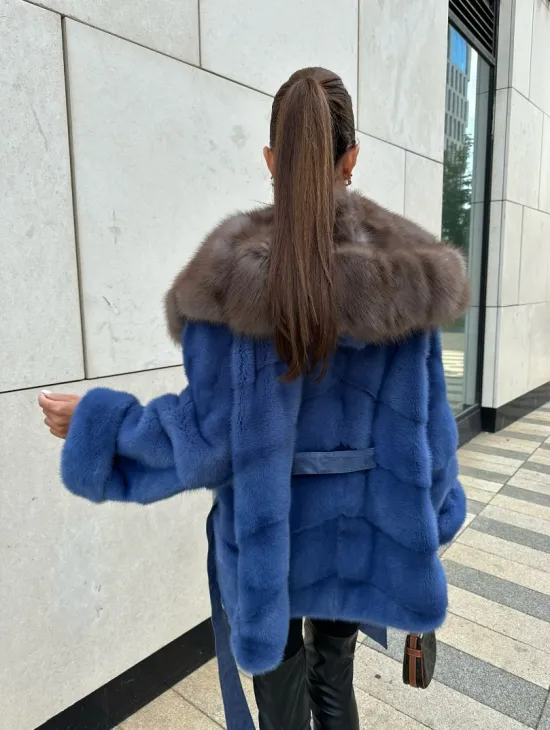 Норковое манто с капюшоном из куницы - цвет васильковый - фото 4