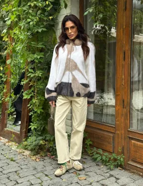 Стильная норковая куртка с капюшоном - фото 9