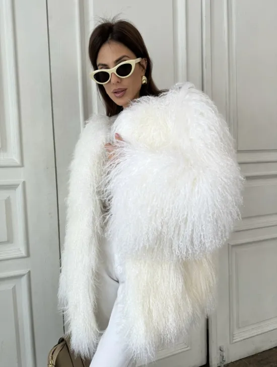 Белая шуба из меха ламы - фото 0