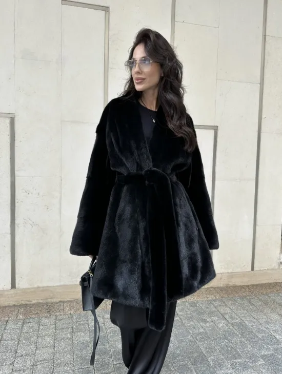 Шуба из меха аукционной норки SAGA FURS - фото 11